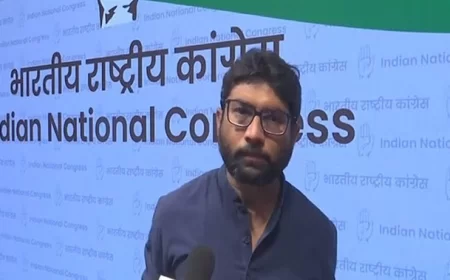 मेवाणी का केंद्र पर हमला: "अमेरिकी दबाव में हुआ संघर्ष विराम, सरकार बताए शर्तें"