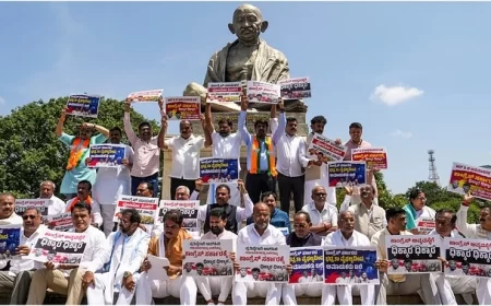 भगदड़ मामले में भाजपा का हल्लाबोल; कहा- सिद्धारमैया और शिवकुमार रियल कल्प्रिट ऑफ बेंगलुरु