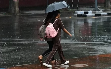 दिल्ली-एनसीआर में बदला मौसम, नोएडा-गुरुग्राम में बरसे बदरा; गर्मी से मिली लोगों को राहत