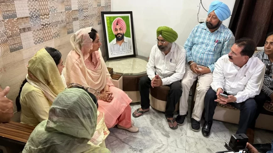 बीबा हरसिमरत कौर बादल ने नरेंद्रदीप के परिवार से मुलाकात की और कहा हिरासत में उनकी मौत की स्वतंत्र जांच की जानी चाहिए, पीड़ित परिवार के लिए मुआवजा और सरकारी नौकरी की मांग की