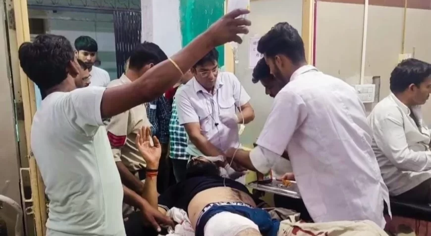 दुकान पर बैठे व्यापारी पर धारदार हथियार से हमला, दोनों हाथों के पंजे काटे, आरोपी बोला- जान से खत्म कर दूंगा, कोतवाली थाना क्षेत्र के कर्नलगंज इलाके में हुई सनसनीखेज वारदात, घायल की हालत गंभीर, निजी अस्पताल में हुआ ऑपरेशन