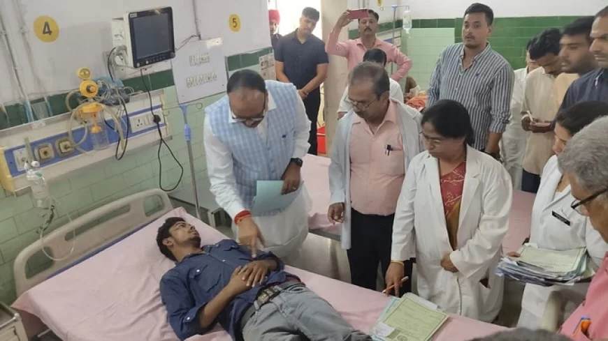 जिला अस्पताल में भर्ती घायल का इलाज शुरू न होने पर खफा हुए उपमुख्यमंत्री, स्टाफ को लगाई फटकार