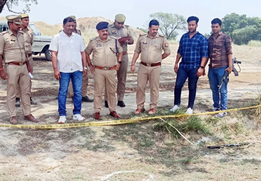 गौकश से खाकी की मुठभेड़, अभियुक्त के पैर में लगी गोली, घायल अभियुक्त को हिरासत में लेकर उपचार हेतु भेजा अस्पताल, गौवध से संबंधित ठीहा, बांका, रस्सी, पालीथीन, खाद की बोरी बरामद