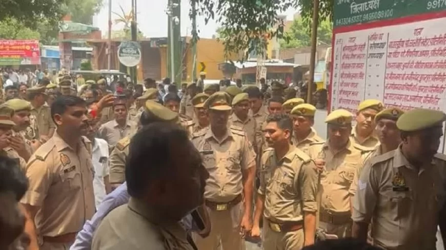 पीलीभीत: भारी पुलिस बल के साथ पहुंचे अफसर, खाली नहीं हो सका सपा कार्यालय, नेताओं ने छह दिन का मांगा समय