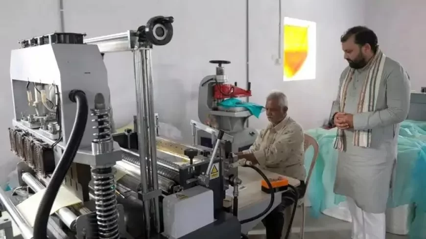 8वीं पास के लिए सुनहरा मौका: 50 लाख तक लोन, 35% माफ, सरकार ने दी 300 करोड़ की सब्सिडी