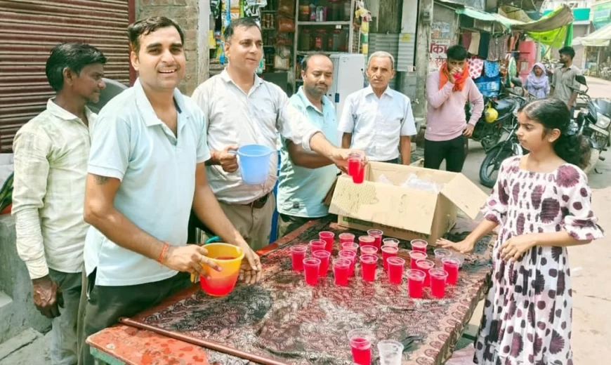 विभिन्न स्थानों पर स्टाल लगाकर पिलाया ठंडा शरबत, उमस भरी गर्मी में शरबत पीकर लोगों ने महसूस की राहत