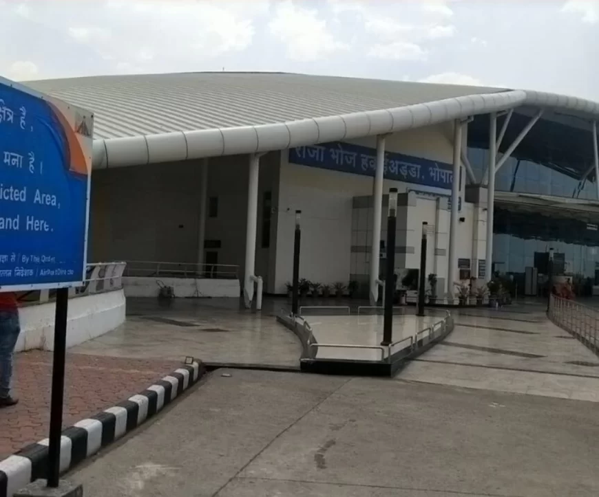अहमदाबाद विमान हादसे के बाद भोपाल एयरपोर्ट से उड़ानें निरस्त, सुरक्षा जांच में बरती जा रही सख्ती
