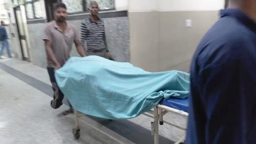 सीडीओ के सामने ही चली गई मेडिकल अस्पताल की बिजली, डायलिसिस बीच में रुकने से युवक की मौत, रोती रही मां