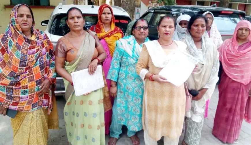 आंगनबाड़ी कार्यकत्रियों ने मांगे 5-जी मोबाइल, मोबाइल न मिलने तक पुरानी पद्धति से राशन वितरण कराए जाने की मांग