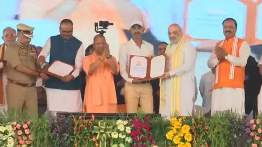 गृहमंत्री ने सिपाहियों बांटे नियुक्ति पत्र, बोले- अब यूपी में गुंडों को वीआईपी ट्रीटमेंट नहीं मिलता