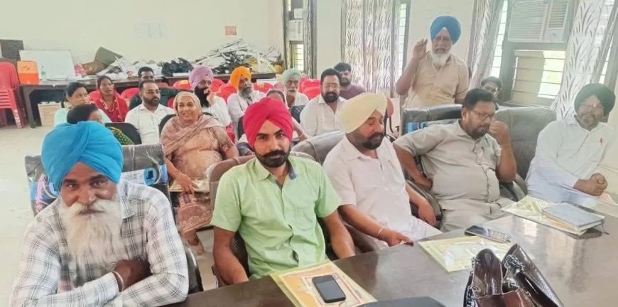 बीडीपीओ कार्यालय में नवनिर्वाचित सरपंचों व पंचों का प्रशिक्षण शिविर सफलतापूर्वक आयोजित, राज्य व केंद्र सरकार की विभिन्न योजनाओं की दी जा रही जानकारी