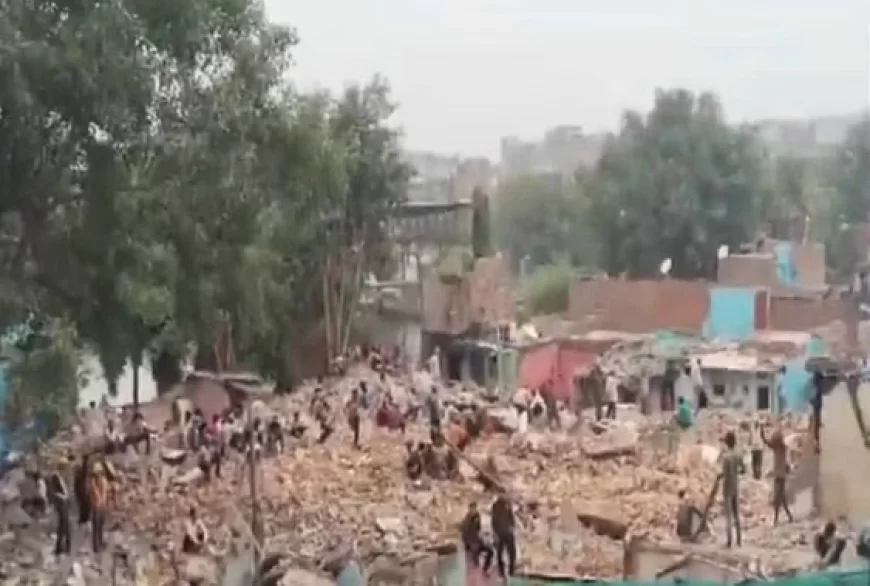 दिल्ली में बुलडोजर एक्शन जारी: अशोक विहार में कई झुग्गियों पर डीडीए की कार्रवाई, पुलिस के साथ भारी सुरक्षाबल