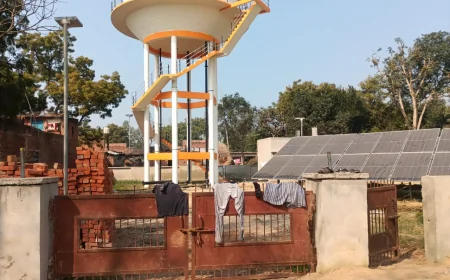 करोड़ों की लागत से बनी पानी की टंकी बनी शोपीस, आधी अधूरी पाइपलाइन के चलते जलापूर्ति बाधित