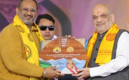 पहले हिंदुत्व की बात करने में झिझकते थे, आज गर्व से करते हैं:शाह