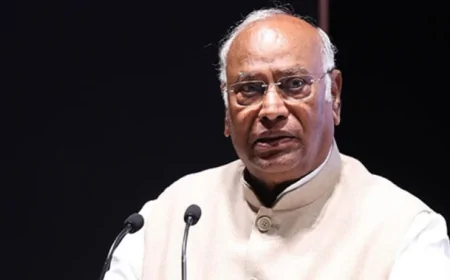 राष्ट्रीय मतदाता दिवस पर खरगे बोले — “चुनाव आयोग दबाव में, इसकी आज़ादी बचाना हमारी जिम्मेदारी”