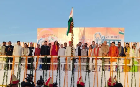 सीएम भजनलाल शर्मा ने फहराया तिरंगा, अमर जवान ज्योति पर शहीदों को दी श्रद्धांजलि