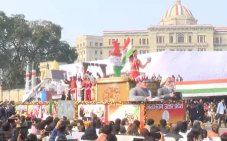 राजधानी लखनऊ में भव्य परेड; झांकियों में दिखा बदलता यूपी का स्वरूप