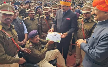 व्हीलचेयर पर डटे जज़्बे को सलाम: एएसआई भूपेंद्र सिंह सेंगर का अदम्य साहस बना मिसाल