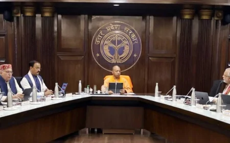 यूपी कैबिनेट का बड़ा फैसला: 11.92 लाख शिक्षकों को कैशलेस इलाज की सुविधा