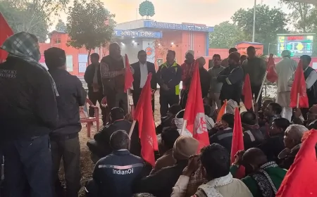 बापू के बलिदान दिवस पर रिफाइनरी मजदूरों ने किया निराहार श्रम सत्याग्रह, प्रबंधन को सद्बुद्धि हेतु की प्रार्थना सभा