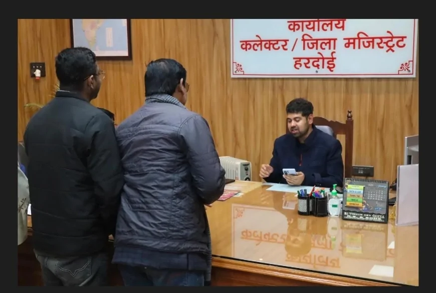 जिलाधिकारी ने जन सुनवाई मे सुनी 53 शिकायतें