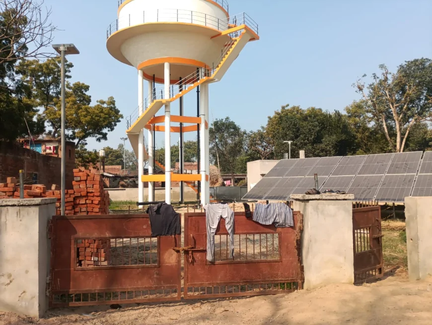 करोड़ों की लागत से बनी पानी की टंकी बनी शोपीस, आधी अधूरी पाइपलाइन के चलते जलापूर्ति बाधित