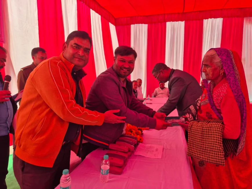 राष्ट्रीय दृष्टि निवारण के तहत बच्चों व वृद्धजनों को निःशुल्क चश्मे का हुआ वितरण