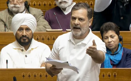 लोकसभा में राहुल गांधी के बयान पर हंगामा, सत्ता पक्ष ने कहा—नियमों के तहत सुनने को तैयार