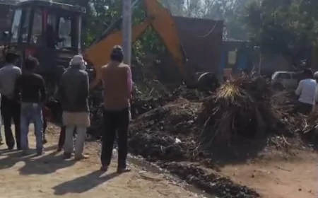 प्रधान द्वारा ग्राम समाज की जमीन पर किया जा रहा कब्जा