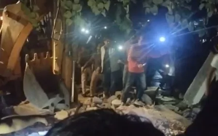 कोटा में तीन मंजिला इमारत ढहने से अफरा-तफरी, दो की मौत; मलबे से 13 घायलों को निकाला गया