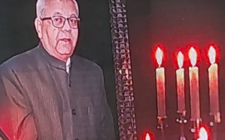 अरुणेश वाजपेयी की स्मृतियों ने भिगोईं शहर की फिज़ाएं, श्रद्धांजलि सभा में गूँजा ‘चरैवेति-चरैवेति’ का संकल्प