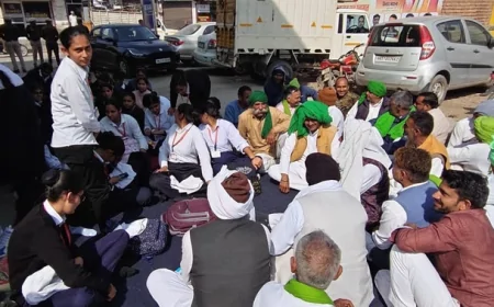 हांसी में विधायक आवास के बाहर नर्सिंग छात्राओं का धरना, माइग्रेशन न मिलने पर आंदोलन तेज करने की चेतावनी