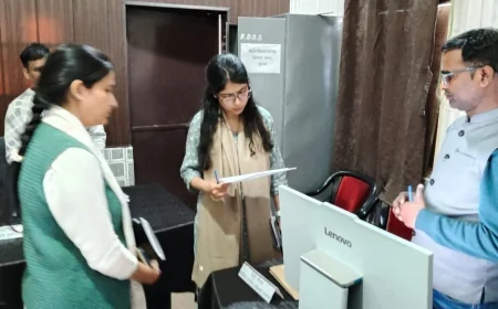 हरदोई: सुरसा ब्लॉक पहुंची मुख्य विकास अधिकारी, रिकॉर्ड व व्यवस्थाओं की जांच