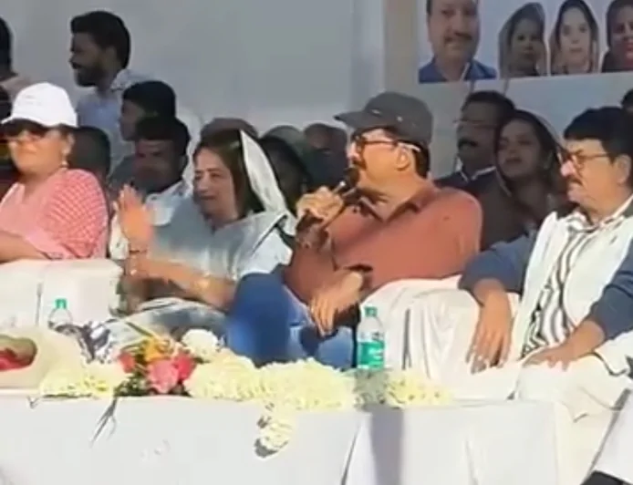 गुना हॉकी टूर्नामेंट में कलेक्टर किशोर कुमार कन्याल की कमेंट्री बनी आकर्षण, पूर्व मंत्री सिसोदिया भी बोले