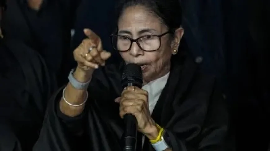 ममता बनर्जी सुप्रीम कोर्ट पहुंचीं, बंगाल में SIR प्रक्रिया पर आज होगी अहम सुनवाई