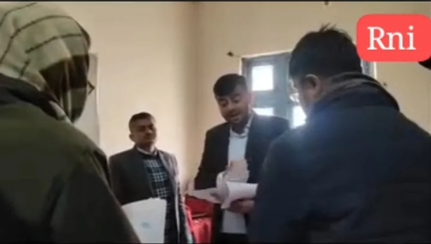 कलेक्टर का बड़ामलहरा तहसील में औचक निरीक्षण, राजस्व प्रकरणों की फाइलों की गहन जांच