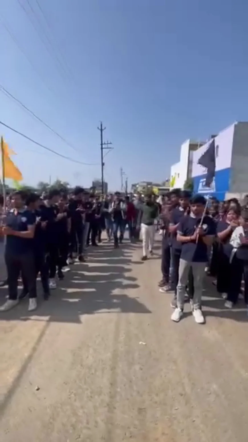 गुना में खेलों को नई उड़ान: संजू भैया ने किया मल्टी स्पोर्ट्स टर्फ का शुभारंभ