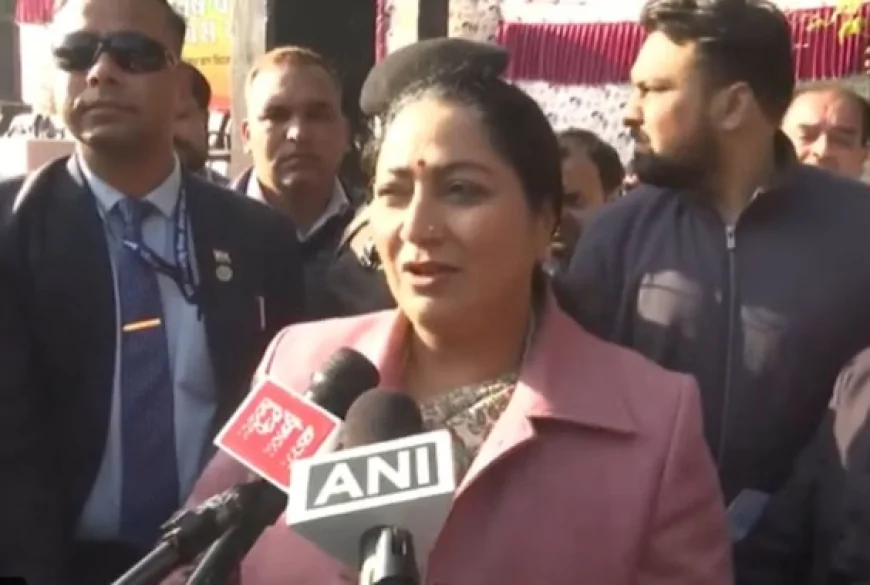 सीएम रेखा गुप्ता का बड़ा दावा: दिल्ली बनेगी ई-बसों की राजधानी, 365 दिन काम कर रही है बीजेपी सरकार