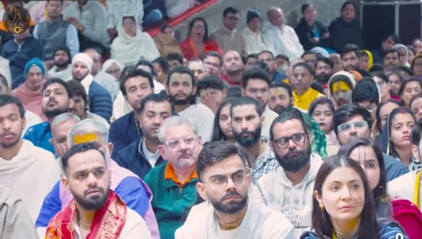 चमक-दमक से दूर विराट–अनुष्का की सादगी, वृंदावन में आम भक्तों संग बैठे; संत प्रेमानंद महाराज के सत्संग में दिखा आध्यात्मिक भाव