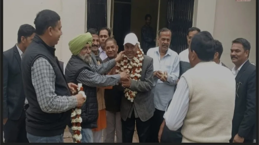समाजसेवा के लिए दान की 2 करोड़ की जमीन एडवोकेट वीरेंद्र सिंह सिसोदिया ने सेवा भारती को सौंपी