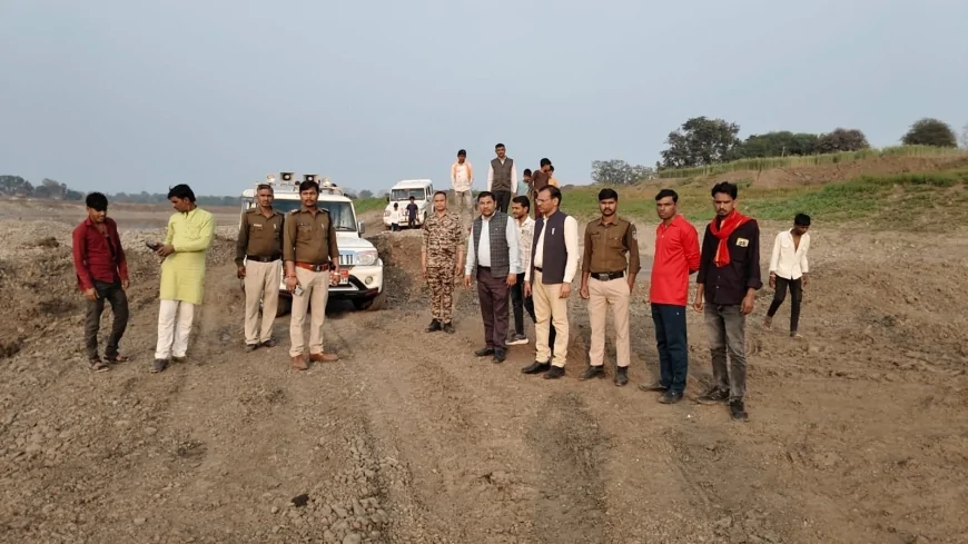 रघुनाथपुरा रेत खदान पर राजस्व एवं पुलिस की संयुक्त टीम ने मारा छापा, रेत माफिया खदान छोड़कर भागे