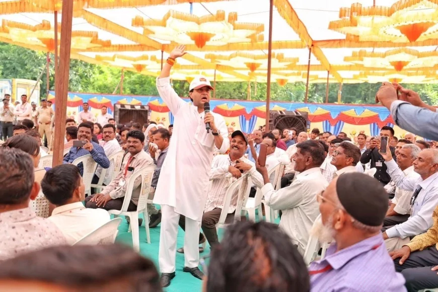 उज्जैन-इंदौर दौरे पर सिंधिया, ग्रामीण डाक नेटवर्क सशक्तिकरण पर मंथन
