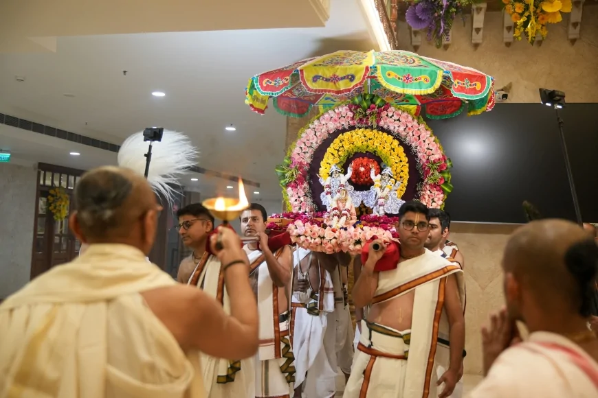 गौर पूर्णिमा महोत्सव में उमड़ा श्रद्धा का सैलाब, चंद्रोदय मंदिर में महाभिषेक, संकीर्तन और पुष्प होली का अलौकिक संगम