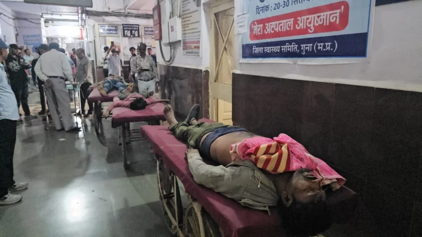 गुना में भीषण सडक़ हादसा, नई खुशियां खरीदने निकले एक ही परिवार के तीन चिराग बुझे, मासूम सहित पिता-पुत्र की मौत