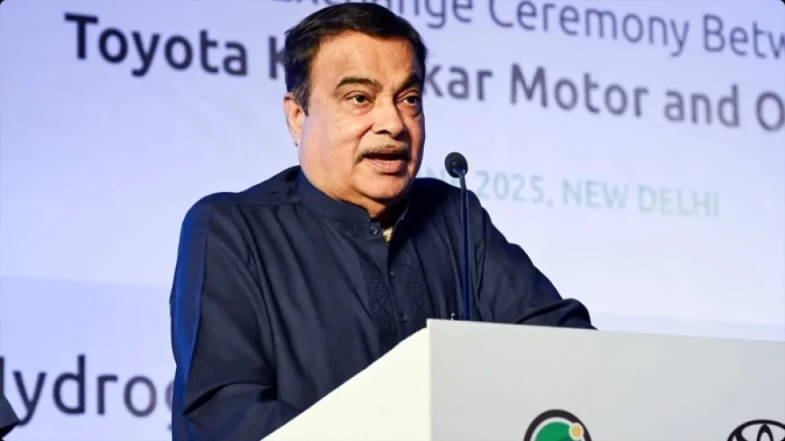 वीर सावरकर निष्ठावान देशभक्त, उनकी हिंदुत्व की व्याख्या आज भी प्रासंगिक: नितिन गडकरी