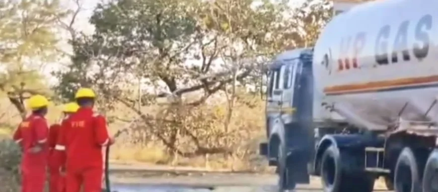 गादेर घाटी में बड़ा खतरा टला, ट्रक की टक्कर से टूटा टैंकर का वाल्व, 20 टन गैस से भरे टैंकर में रिसाव से मचा हड़कंप
