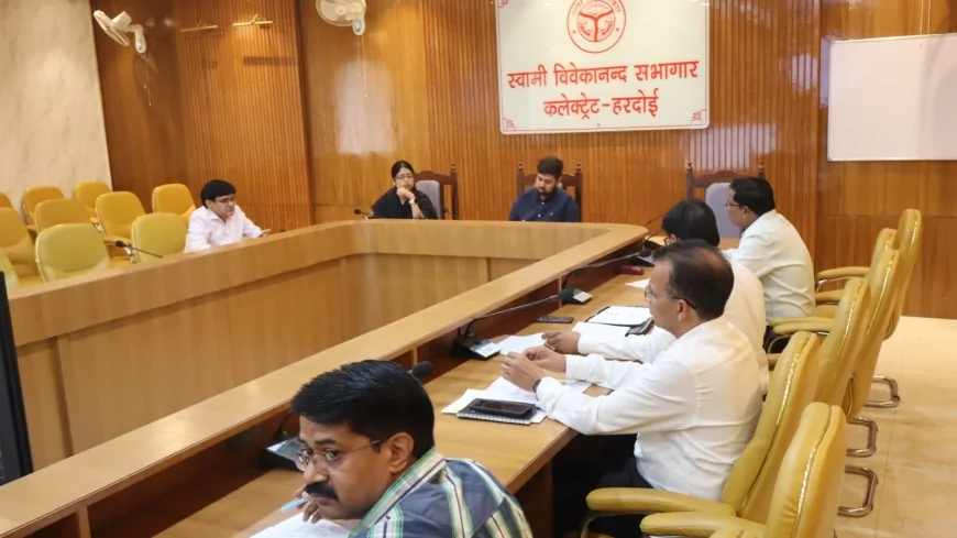 अधिक से अधिक कर्मकारों एवं लद्यु व्यापारियों के पंजीकरण करायेः जिलाधिकारी