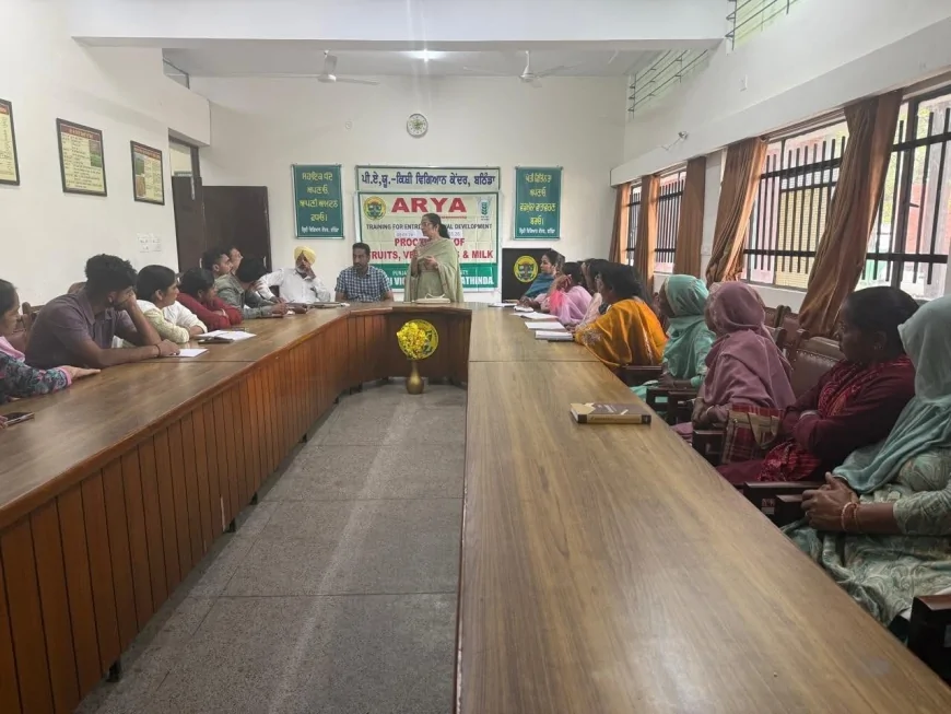 बठिंडा में KVK का पांच दिन का वैल्यू एडिशन ट्रेनिंग कोर्स सफलतापूर्वक पूरा, किसानों और युवाओं को फलों, सब्जियों और दूध से प्रोडक्ट बनाने की प्रैक्टिकल जानकारी दी गई