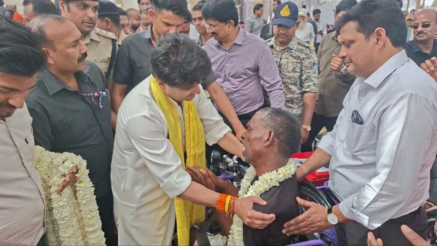 केंद्रीय मंत्री ज्योतिरादित्य सिंधिया ने गुना में दिव्यांगजन किट वितरण शिविर में 1929 लाभार्थियों को दिए 8,000 से अधिक सहायक उपकरण
