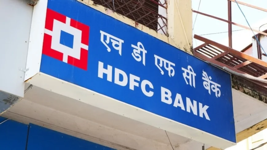 एचडीएफसी बैंक में बड़ा घटनाक्रम: अतनु चक्रवर्ती ने चेयरमैन पद छोड़ा, नैतिक असंगति पर उठाए सवाल